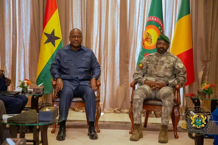 Assimi Goïta reçoit John Mahama au Mali : Vers un apaisement des tensions avec la CEDEAO ?