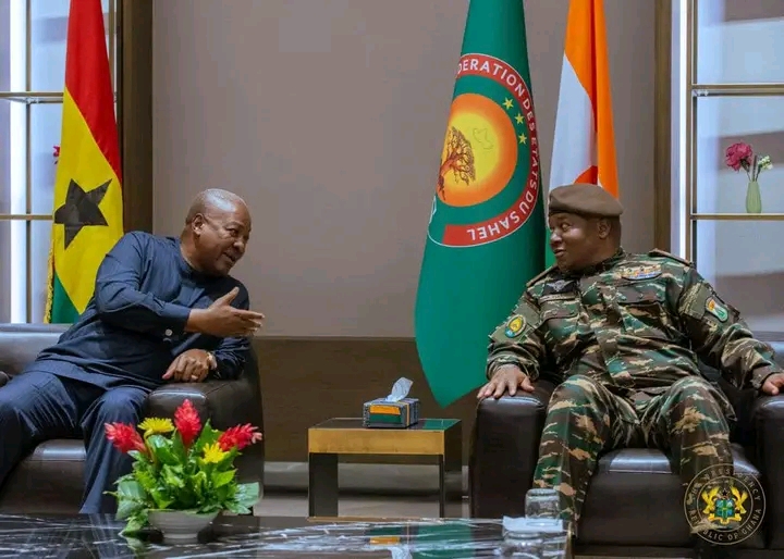 Mahama à Niamey après Bamako : la CEDEAO peut-elle convaincre l’AES ?