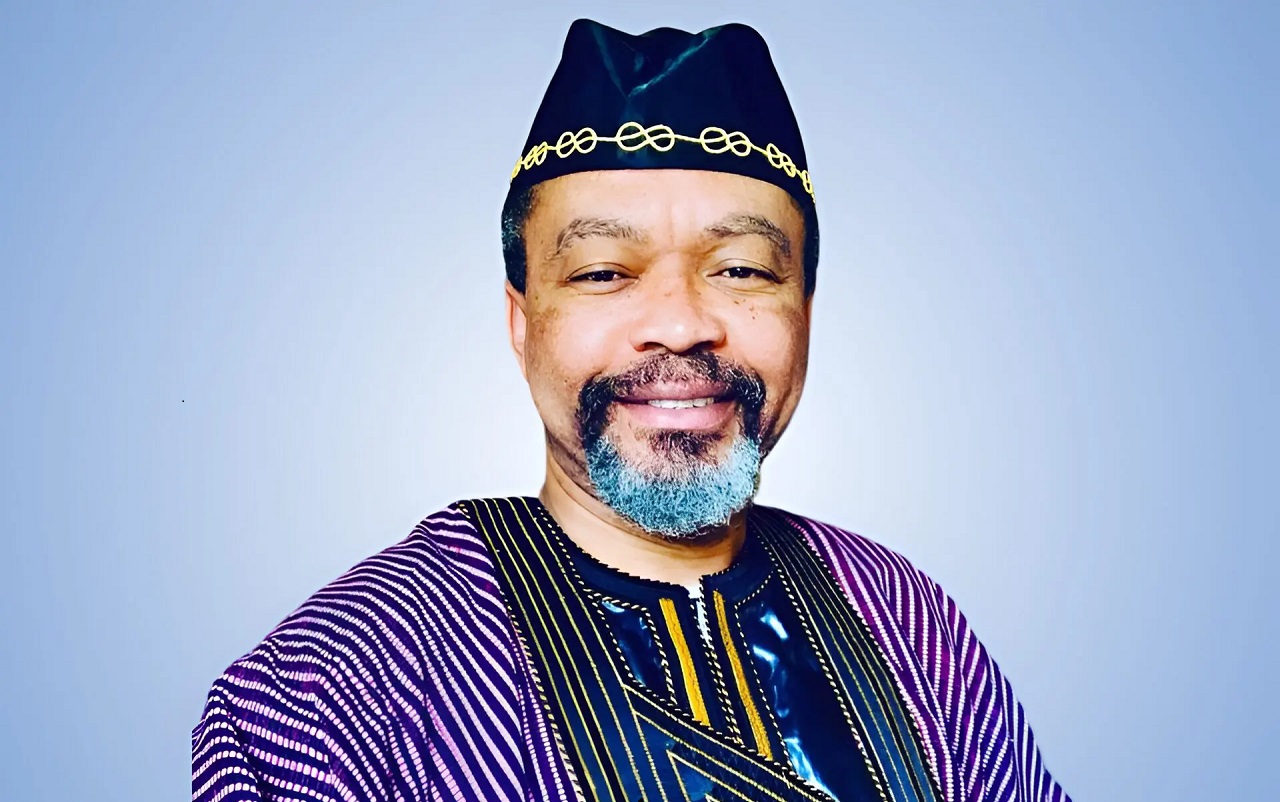 À Lomé, Nyamsi revêt la robe… et dévêt le panafricanisme