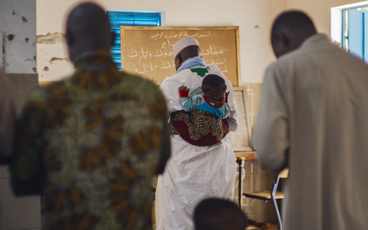 Togo- Imam Binizi Ahmed, l’allié qui bouscule les normes par un geste simple